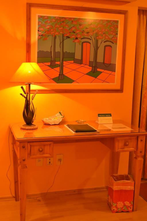 Hotel Las Margaritas 亚松森 外观 照片
