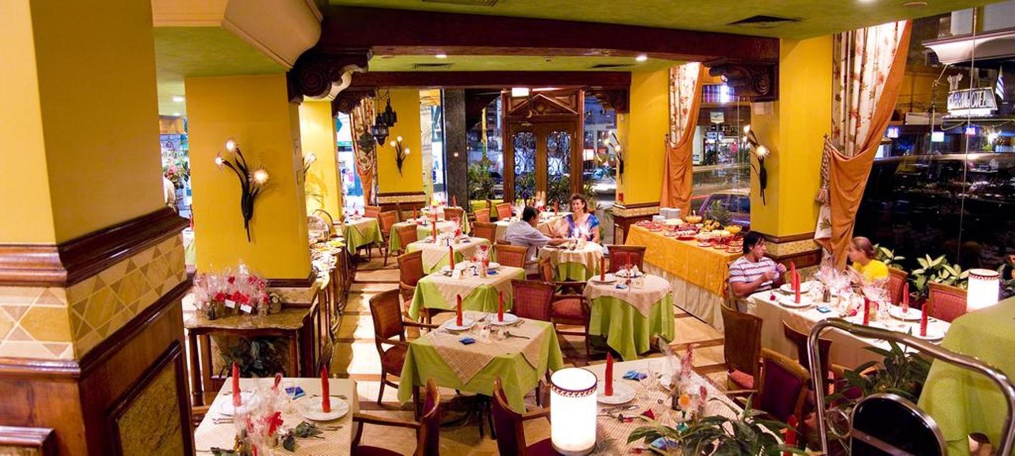 Hotel Las Margaritas 亚松森 外观 照片