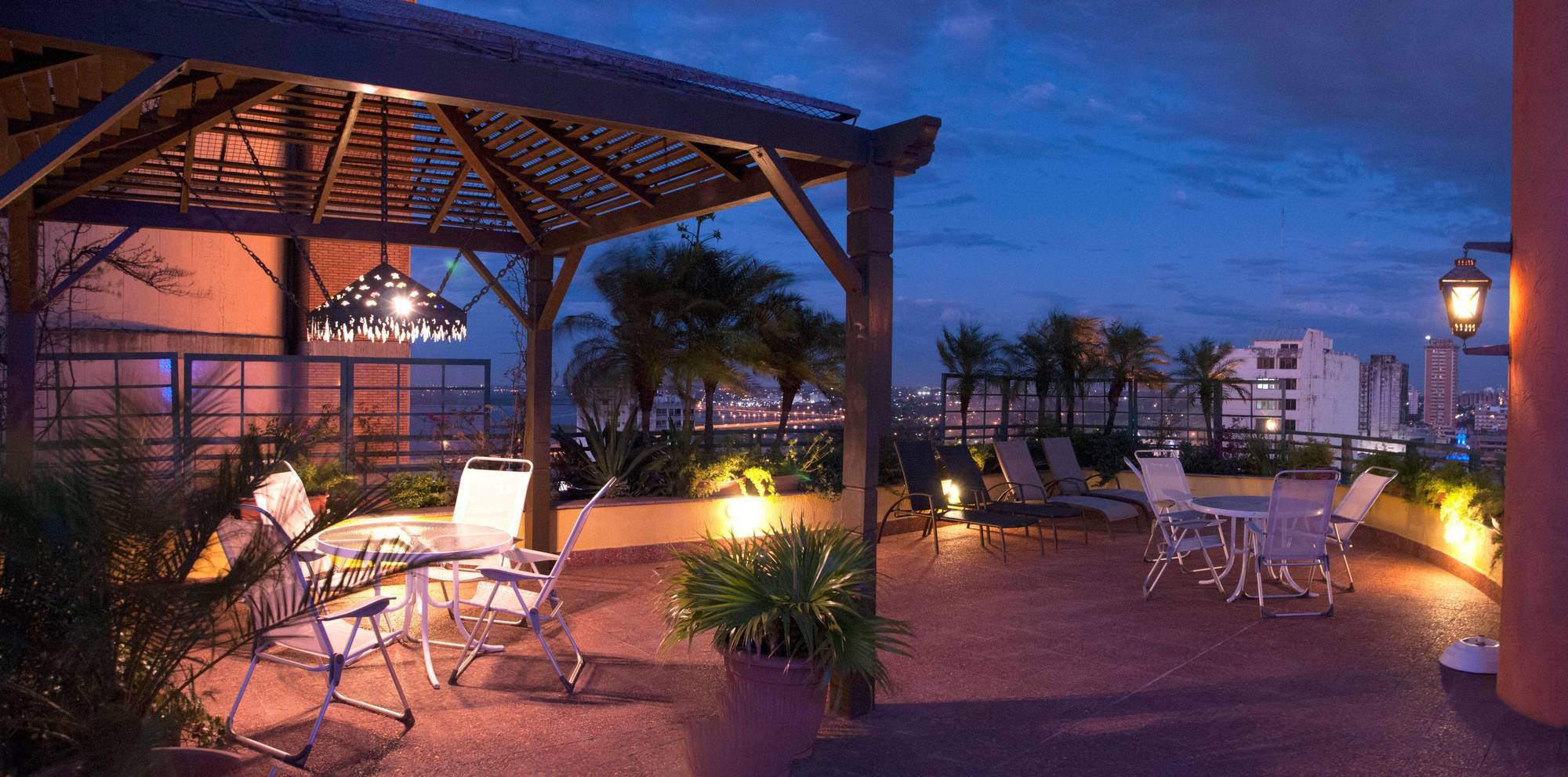 Hotel Las Margaritas 亚松森 外观 照片