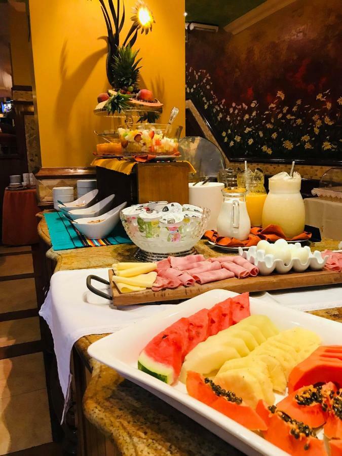 Hotel Las Margaritas 亚松森 外观 照片